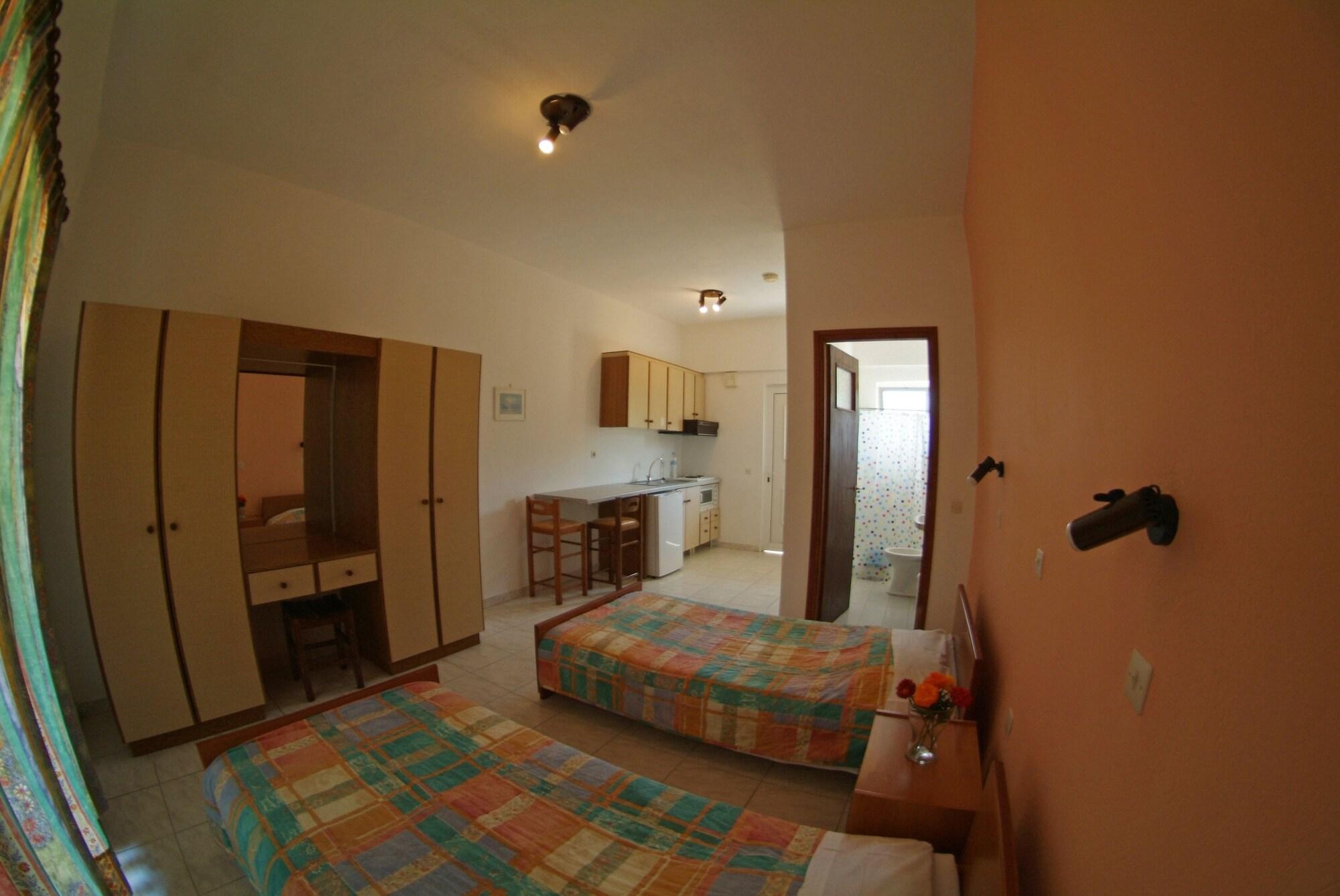 Marina Apartahotel 2*